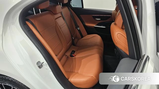 Mercedes-Benz C-Class W206 2023 Белый из Кореи, фото 2