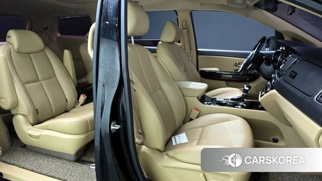Kia The New Carnival 2018 Черный из Кореи, фото 2