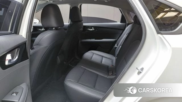 Kia The New K3 2nd generation 2022 Белый из Кореи, фото 2