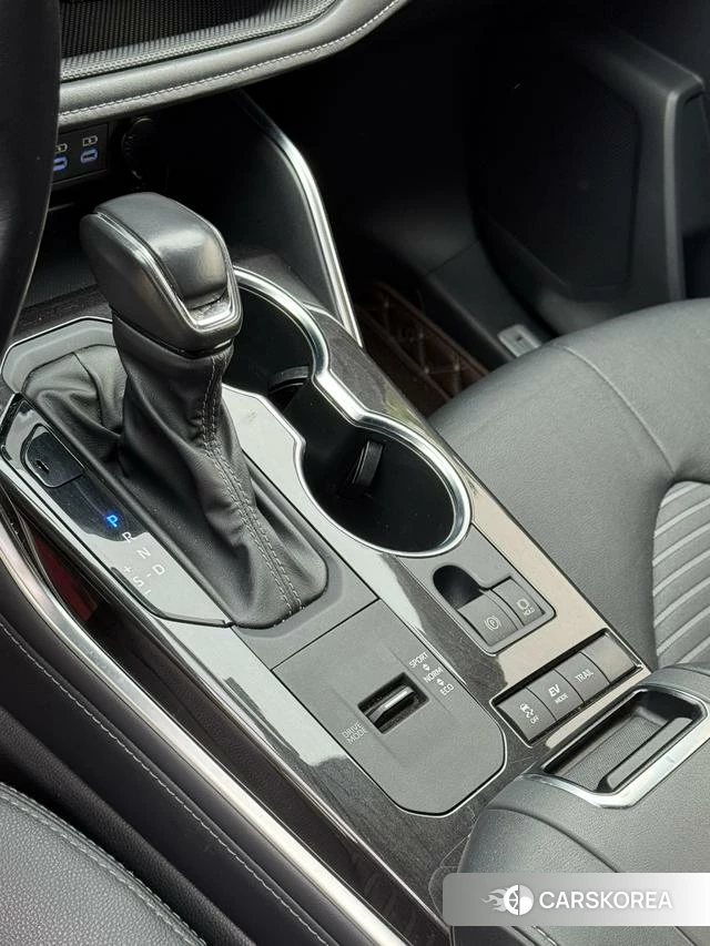 Toyota Crown 2021 Черный из Китая, фото 2