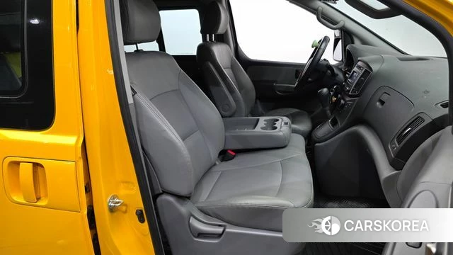 Hyundai The New Grand Starex 2018 Желтый из Кореи, фото 2