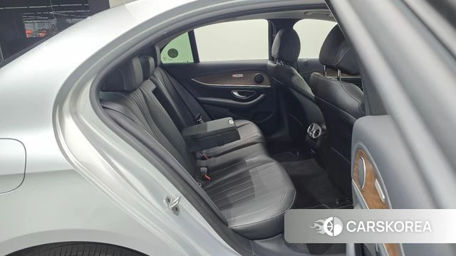 Mercedes-Benz E-Class W213 2019 Серебряный из Кореи, фото 2