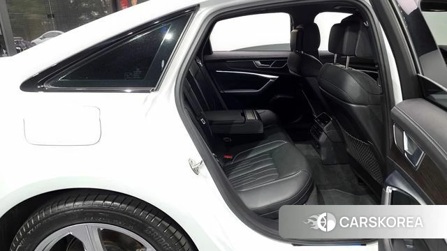 Audi A6 (C8) 2025 Белый из Кореи, фото 2