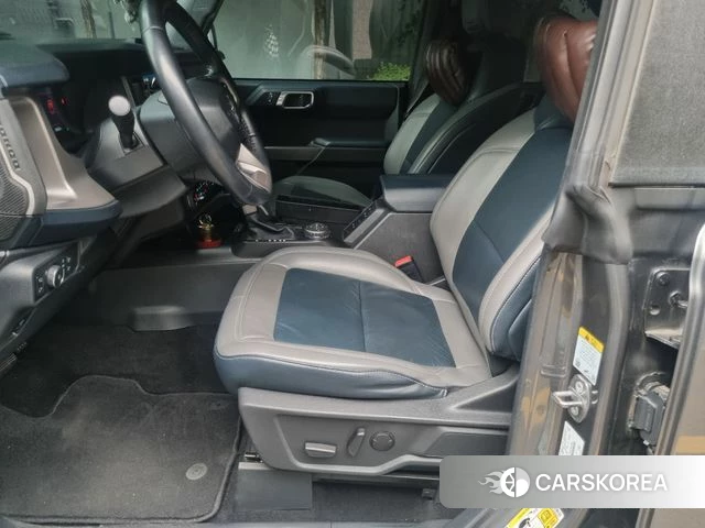 Ford Bronco 6th Generation 2022 Серый из Кореи, фото 2