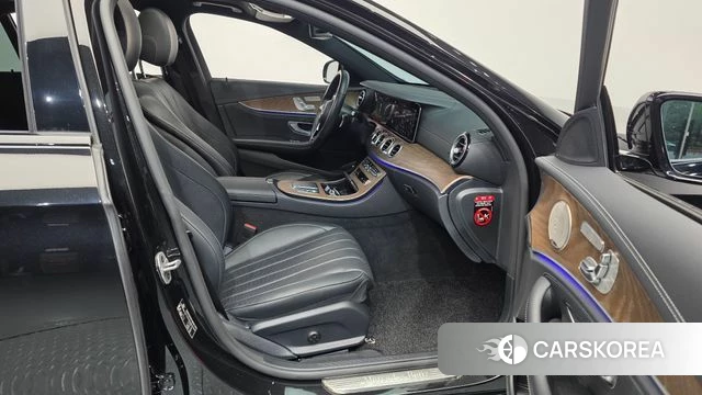 Mercedes-Benz E-Class W213 2022 Черный из Кореи, фото 2