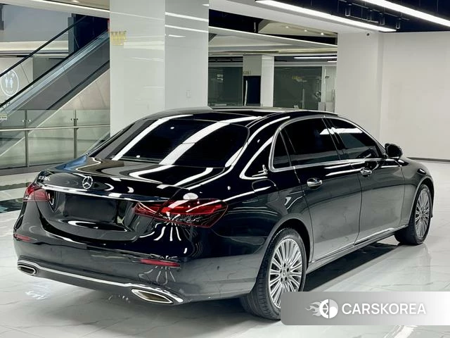 Mercedes-Benz E-Class 2021 Черный из Китая, фото 2