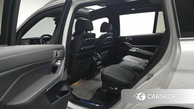 BMW X7 (G07) 2024 Белый из Кореи, фото 2