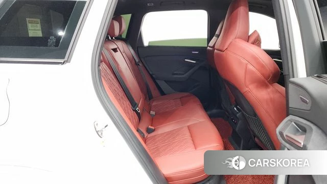 Audi SQ6 e-Tron (GF) 2025 Белый из Кореи, фото 2