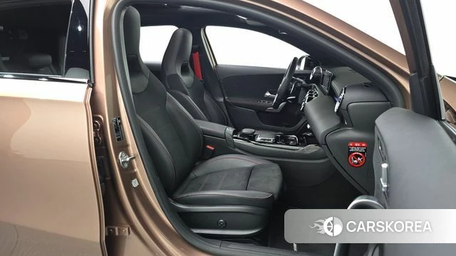 Mercedes-Benz A-Class W177 2023 Коричневый из Кореи, фото 2