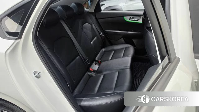 Kia The New K3 2nd generation 2021 Белый из Кореи, фото 2