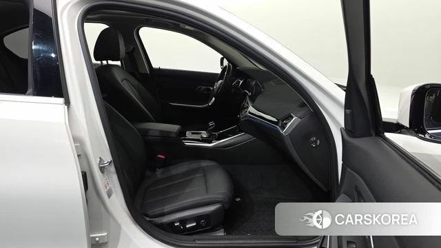 BMW 3 Series (G20) 2019 Белый из Кореи, фото 2