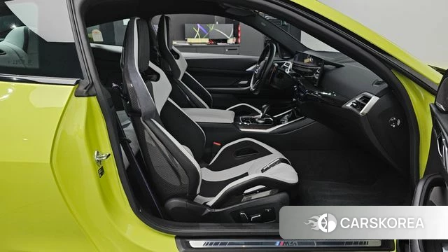 BMW M4 (G82) 2025 Светло-зеленый из Кореи, фото 2