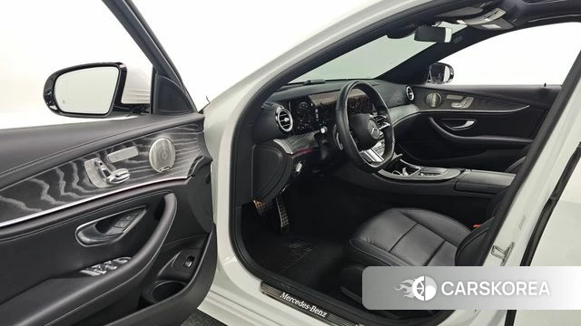 Mercedes-Benz E-Class W213 2021 Белый из Кореи, фото 2