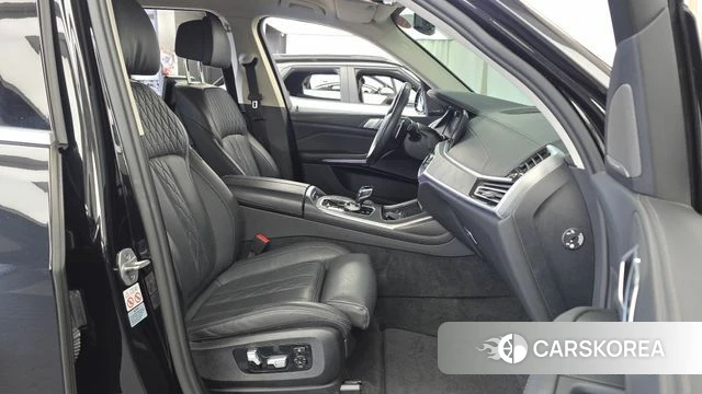BMW X7 (G07) 2021 Черный из Кореи, фото 2