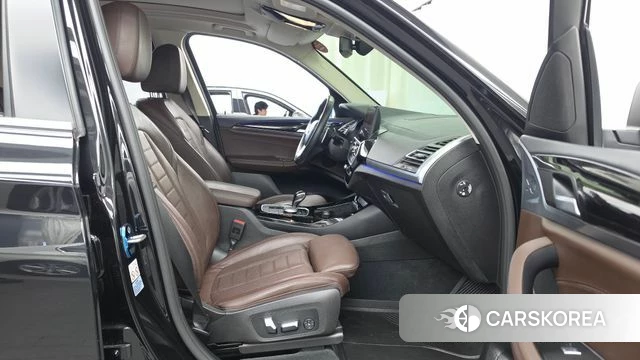 BMW X3 (G01) 2022 Черный из Кореи, фото 2