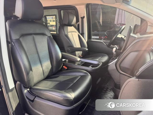 Hyundai Staria 2023 Черный из Кореи, фото 2