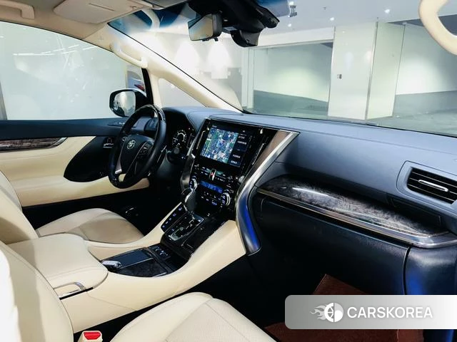 Toyota Alphard 2022 Белый из Китая, фото 2