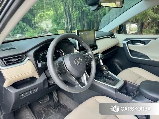 Toyota RAV4 2022 Черный из Китая, фото 2