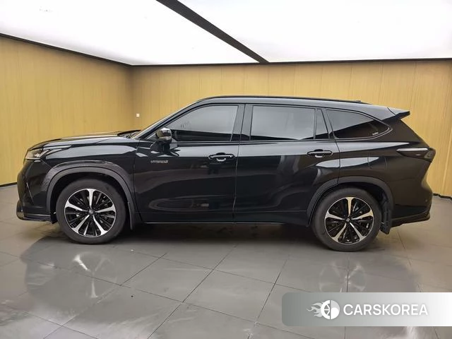 Toyota Crown 2021 Черный из Китая, фото 2