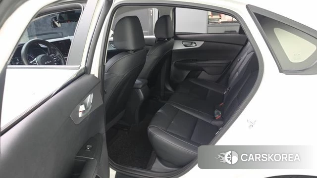 Kia The New K3 2nd generation 2022 Белый из Кореи, фото 2