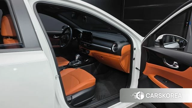 Kia The New K3 2nd generation 2024 Белый из Кореи, фото 2