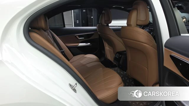 Mercedes-Benz E-Class W214 2025 Белый из Кореи, фото 2