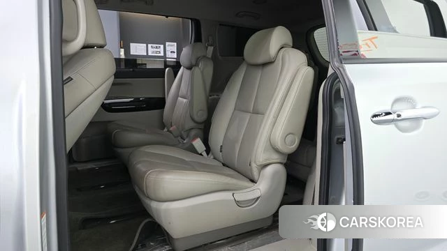 Kia The New Carnival 2018 Серебряный из Кореи, фото 2