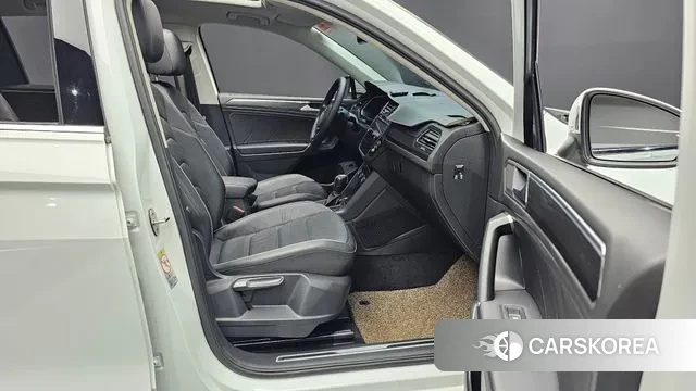 Volkswagen Tiguan second Generation 2020 Белый из Кореи, фото 2