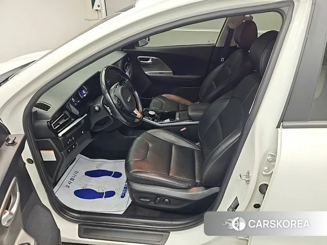 Kia Niro Plus 2022 Белый из Кореи, фото 2