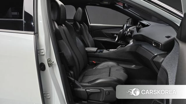 Peugeot 5008 second generation 2018 Белый из Кореи, фото 2