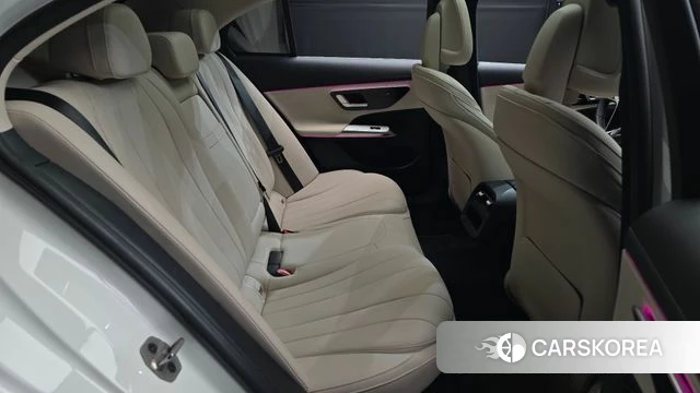 Mercedes-Benz E-Class W214 2024 Белый из Кореи, фото 2