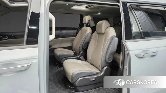 Kia The New Carnival 4th Generation 2024 Серебристо-серый из Кореи, фото 2