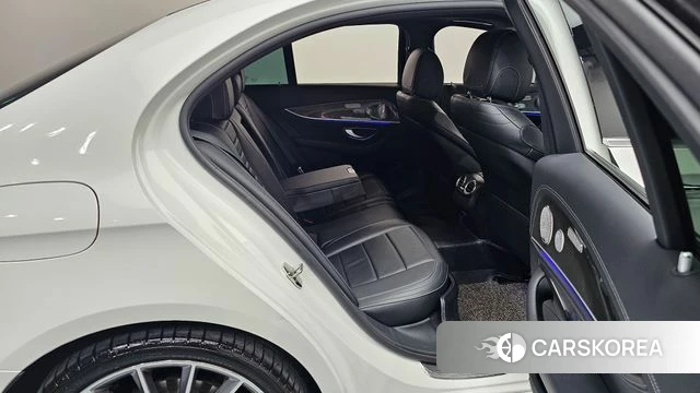 Mercedes-Benz E-Class W213 2018 Белый из Кореи, фото 2