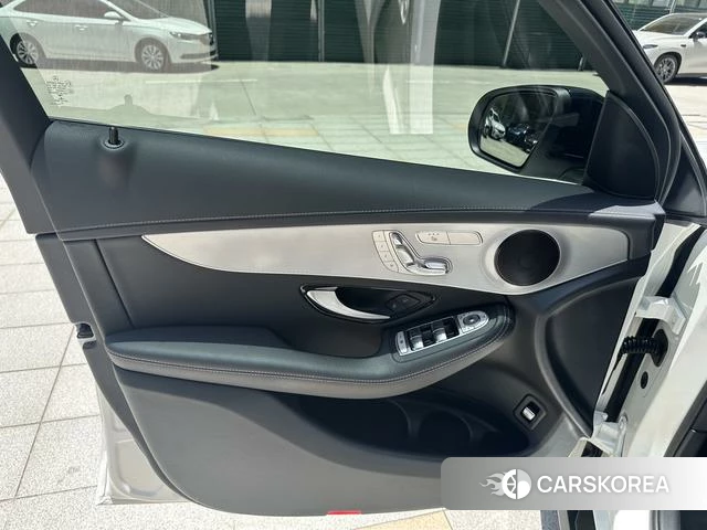 Mercedes-Benz GLC 2022 Белый из Китая, фото 2