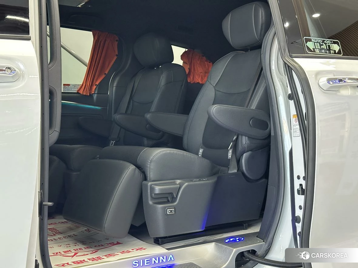 Toyota Sienna 2021 Белый из Китая, фото 2