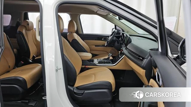 Kia Carnival 4th generation 2023 Белый из Кореи, фото 2
