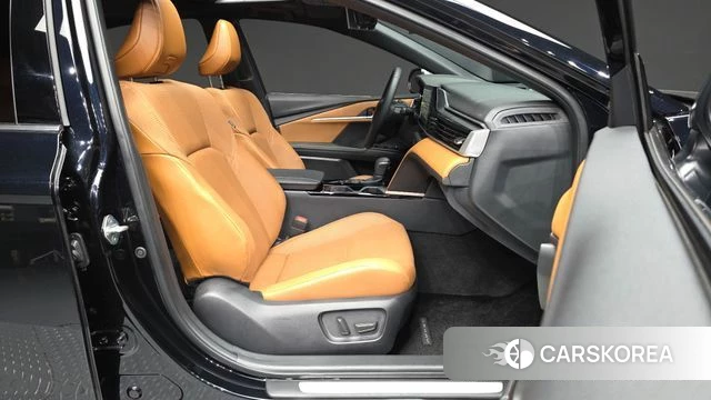 Toyota Camry (XV80) 2025 Черный из Кореи, фото 2