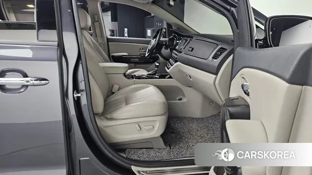 Kia The New Carnival 2019 Серый из Кореи, фото 2