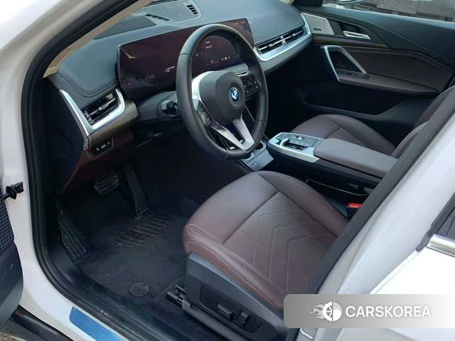 BMW iX1 2025 Белый из Китая, фото 2