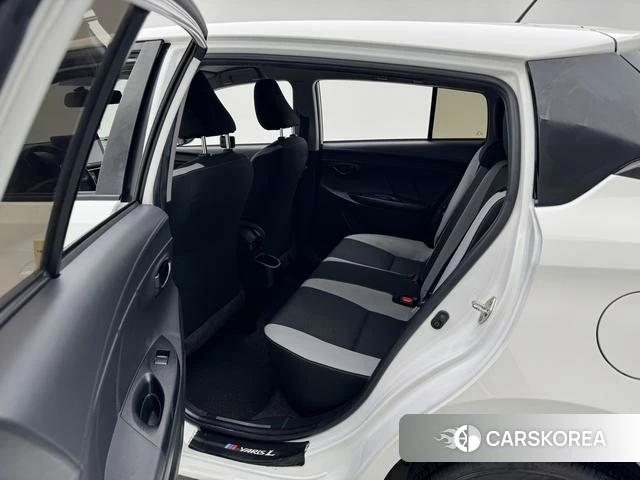 Toyota Yaris L 2021 Белый из Китая, фото 2