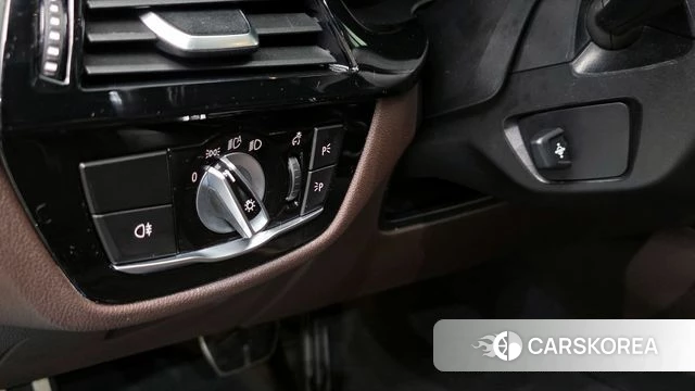 BMW 5 Series (G30) 2021 Черный из Кореи, фото 2