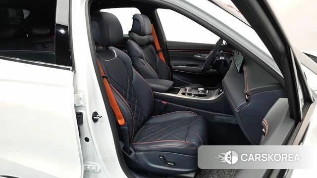 Genesis GV70 2024 Белый из Кореи, фото 2