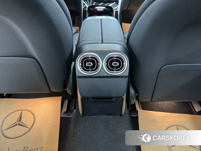 Mercedes-Benz C-class 2024 Белый из Китая, фото 2
