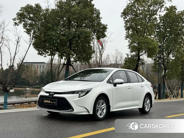 Toyota Levin 2022 Белый из Китая, фото 2