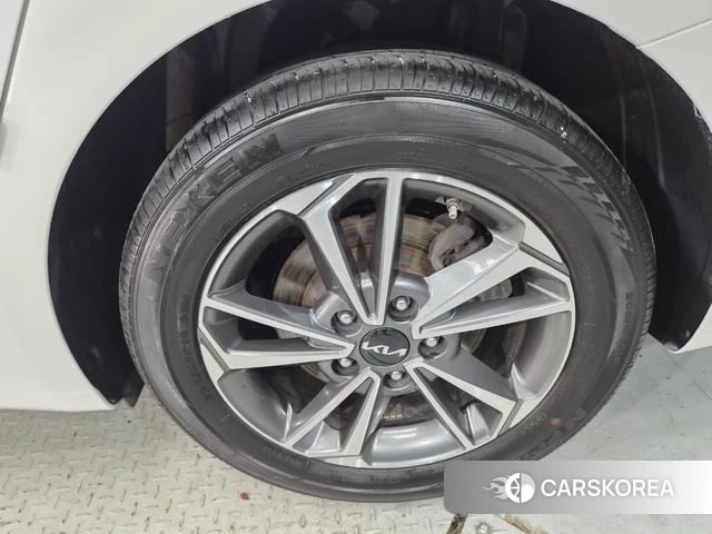 Kia The New K3 2nd generation 2023 Белый из Кореи, фото 2