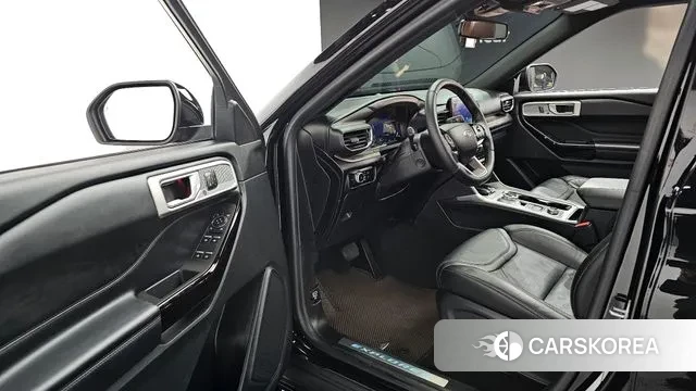 Ford Explorer 6th Generation 2023 Черный из Кореи, фото 2