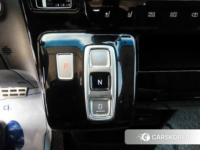 Hyundai Staria 2022 Серебряный из Кореи, фото 2