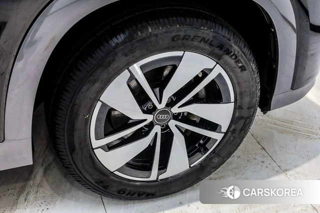Audi Q6 2024 Черный из Китая, фото 2