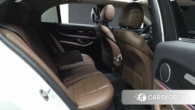 Mercedes-Benz E-Class W213 2020 Белый из Кореи, фото 2