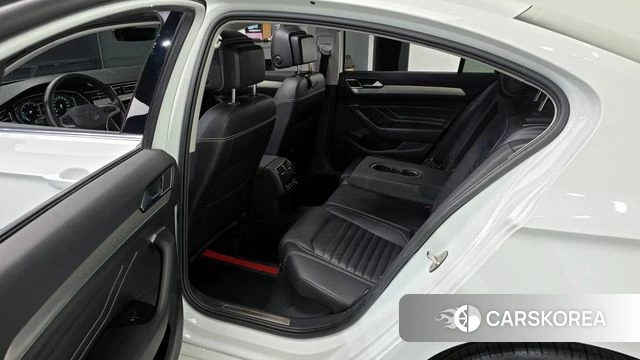 Volkswagen Passat GT (B8) 2021 Белый из Кореи, фото 2